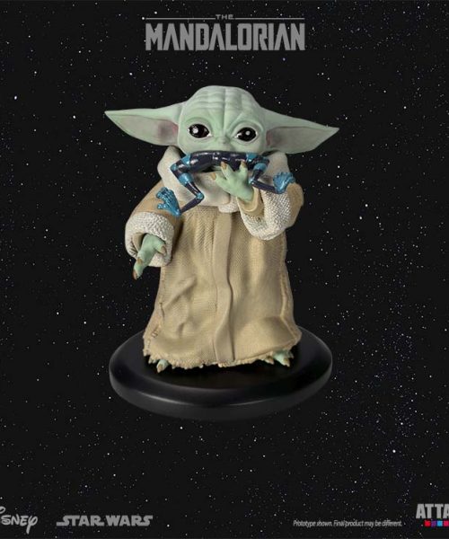 grogu-eating-the-frog-attakus-disney-lucas-the-mandalorian-the-child-01