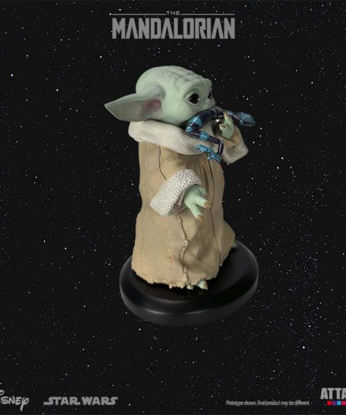 grogu-eating-the-frog-attakus-disney-lucas-the-mandalorian-the-child-02